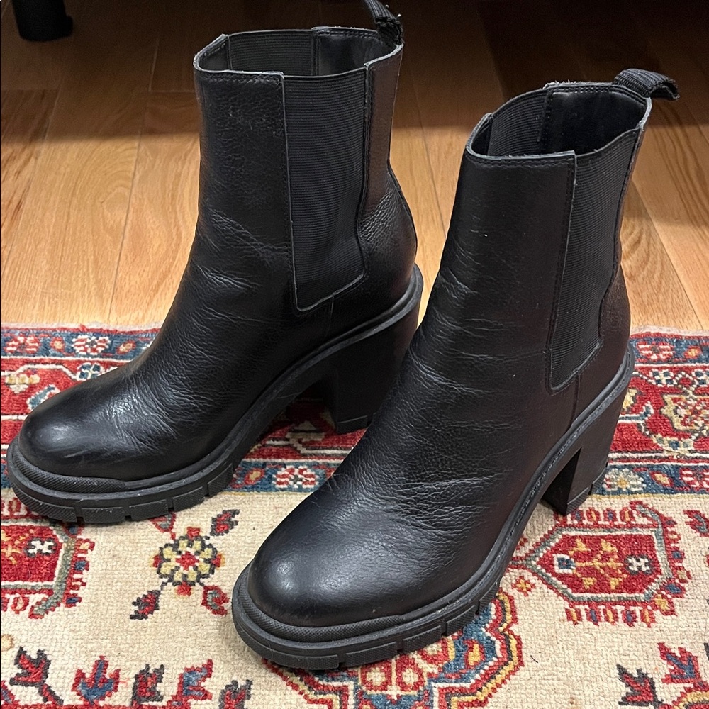 Marc Fisher vanlisa boot. Great condition. Probably wore them 4-5 times.